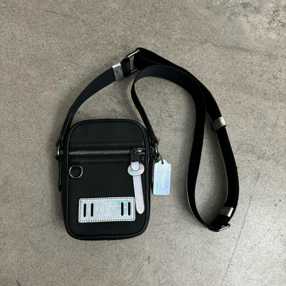 Coach Crossbody Bag - Picture 1 of 7